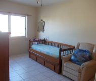 Casa com 148m², 3 dormitórios, 1 suíte, 2 vagas no bairro Santa Fe em Porto Alegre