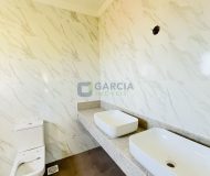 Casa em Condomínio com 212m², 4 dormitórios, 4 suítes, 2 vagas no bairro Condomínio Buena Vista em Viamão