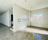 Casa em Condomínio com 212m², 4 dormitórios, 4 suítes, 2 vagas no bairro Condomínio Buena Vista em Viamão