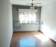 Casa com 363m², 3 dormitórios, 1 suíte, 2 vagas no bairro Partenon em Porto Alegre