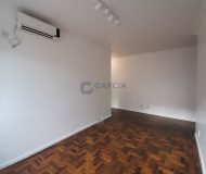 Apartamento com 46m², 1 dormitório no bairro Vila Ipiranga em Porto Alegre