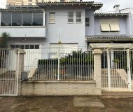 Casa com 340m², 5 dormitórios, 3 suítes, 4 vagas no bairro Sarandi em Porto Alegre