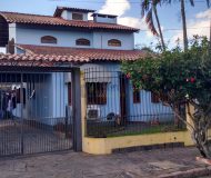 Casa com 205m², 3 dormitórios, 1 suíte, 3 vagas no bairro Sarandi em Porto Alegre