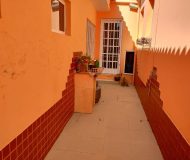 Casa com 161m², 3 dormitórios, 1 suíte, 3 vagas no bairro Jardim Ingá em Porto Alegre