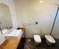 Casa com 200m², 3 dormitórios, 1 suíte, 2 vagas no bairro São Sebastião em Porto Alegre