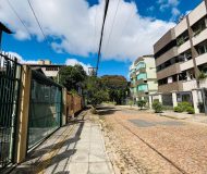 Casa com 200m², 3 dormitórios, 1 suíte, 2 vagas no bairro São Sebastião em Porto Alegre