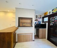 Casa com 200m², 3 dormitórios, 1 suíte, 2 vagas no bairro São Sebastião em Porto Alegre