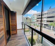 Casa com 200m², 3 dormitórios, 1 suíte, 2 vagas no bairro São Sebastião em Porto Alegre