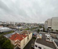 Apartamento com 70m², 3 dormitórios, 1 vaga no bairro Cristo Redentor em Porto Alegre