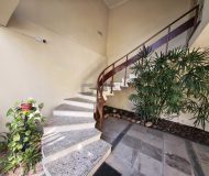 Casa com 450m², 3 dormitórios, 1 suíte, 6 vagas no bairro Jardim Lindóia em Porto Alegre