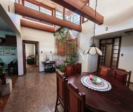 Casa com 450m², 3 dormitórios, 1 suíte, 6 vagas no bairro Jardim Lindóia em Porto Alegre