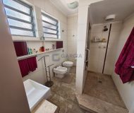 Casa com 450m², 3 dormitórios, 1 suíte, 6 vagas no bairro Jardim Lindóia em Porto Alegre