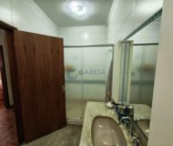 Casa com 450m², 3 dormitórios, 1 suíte, 6 vagas no bairro Jardim Lindóia em Porto Alegre