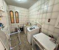 Casa com 450m², 3 dormitórios, 1 suíte, 6 vagas no bairro Jardim Lindóia em Porto Alegre