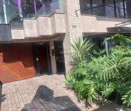 Apartamento com 82m², 1 dormitório, 1 suíte, 1 vaga no bairro Independência em Porto Alegre