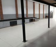 Depósito com 387m², 3 vagas no bairro São João em Porto Alegre