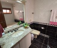 Casa com 125m², 3 dormitórios, 1 suíte, 3 vagas no bairro Sarandi em Porto Alegre