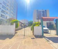 Terreno com 730m² no bairro Cristo Redentor em Porto Alegre
