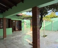 Casa com 189m², 2 dormitórios, 2 suítes, 5 vagas no bairro Sarandi em Porto Alegre