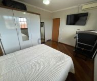 Casa com 280m², 3 dormitórios, 1 suíte, 4 vagas no bairro Parque Santa Fé em Porto Alegre