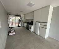 Casa com 280m², 3 dormitórios, 1 suíte, 4 vagas no bairro Parque Santa Fé em Porto Alegre