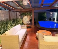 Casa com 280m², 3 dormitórios, 1 suíte, 4 vagas no bairro Parque Santa Fé em Porto Alegre