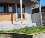 Casa com 80m², 2 dormitórios, 2 vagas no bairro Rubem Berta em Porto Alegre