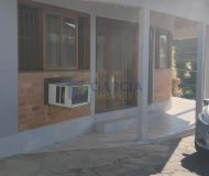 Casa com 80m², 2 dormitórios, 2 vagas no bairro Rubem Berta em Porto Alegre