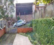 Casa com 100m², 2 dormitórios, 1 vaga no bairro Vila Ipiranga em Porto Alegre