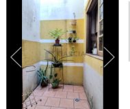 Casa com 100m², 2 dormitórios, 1 vaga no bairro Vila Ipiranga em Porto Alegre