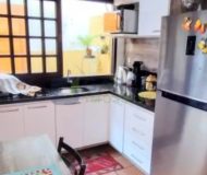 Casa com 100m², 2 dormitórios, 1 vaga no bairro Vila Ipiranga em Porto Alegre