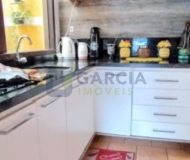 Casa com 100m², 2 dormitórios, 1 vaga no bairro Vila Ipiranga em Porto Alegre