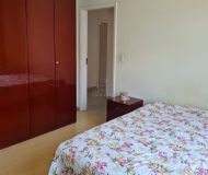 Casa com 188m², 3 dormitórios, 1 suíte, 3 vagas no bairro Jardim Itu Sabará em Porto Alegre