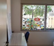 Casa com 188m², 3 dormitórios, 1 suíte, 3 vagas no bairro Jardim Itu Sabará em Porto Alegre