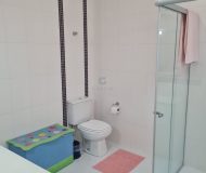 Casa com 188m², 3 dormitórios, 1 suíte, 3 vagas no bairro Jardim Itu Sabará em Porto Alegre