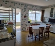 Casa com 188m², 3 dormitórios, 1 suíte, 3 vagas no bairro Jardim Itu Sabará em Porto Alegre