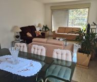 Casa com 188m², 3 dormitórios, 1 suíte, 3 vagas no bairro Jardim Itu Sabará em Porto Alegre