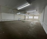 Depósito com 550m², 3 vagas no bairro Sarandi em Porto Alegre