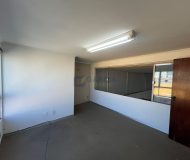 Depósito com 550m², 3 vagas no bairro Sarandi em Porto Alegre