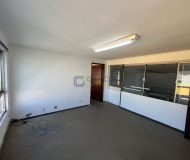 Depósito com 550m², 3 vagas no bairro Sarandi em Porto Alegre