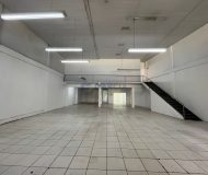Depósito com 550m², 3 vagas no bairro Sarandi em Porto Alegre