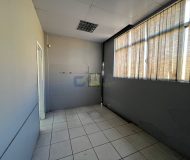 Depósito com 550m², 3 vagas no bairro Sarandi em Porto Alegre