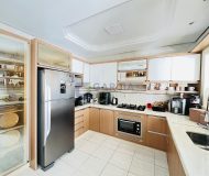 Casa em Condomínio com 208m², 3 dormitórios, 1 suíte, 2 vagas no bairro Ecoville em Porto Alegre