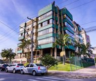 Cobertura com 285m², 4 dormitórios, 2 suítes, 3 vagas no bairro Jardim Lindóia em Porto Alegre