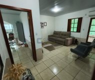 Casa com 220m², 3 dormitórios, 1 suíte, 2 vagas no bairro Sarandi em Porto Alegre