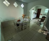 Casa com 220m², 3 dormitórios, 1 suíte, 2 vagas no bairro Sarandi em Porto Alegre