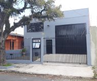 Depósito com 170m², 2 vagas no bairro Sarandi em Porto Alegre