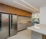 Apartamento com 250m², 3 dormitórios, 3 suítes, 2 vagas no bairro Auxiliadora em Porto Alegre