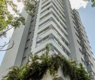 Apartamento com 250m², 3 dormitórios, 3 suítes, 2 vagas no bairro Auxiliadora em Porto Alegre