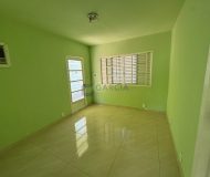 Casa com 103m², 2 dormitórios, 5 vagas no bairro Sarandi em Porto Alegre